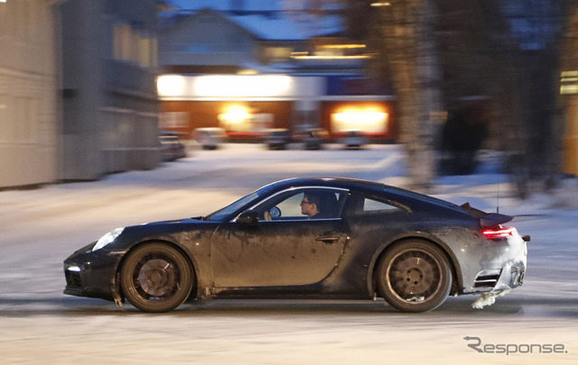 ポルシェ 911 次期型スクープ写真