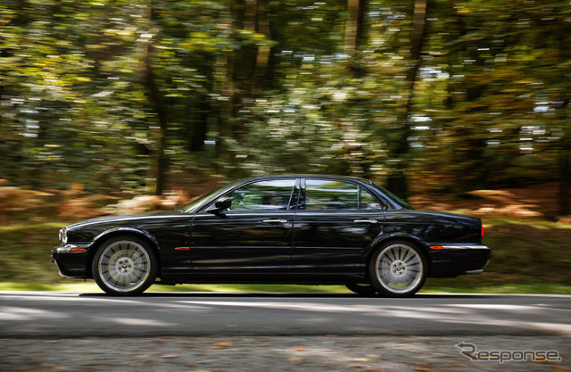 Jaguar XJ Historic Convoy to Paris