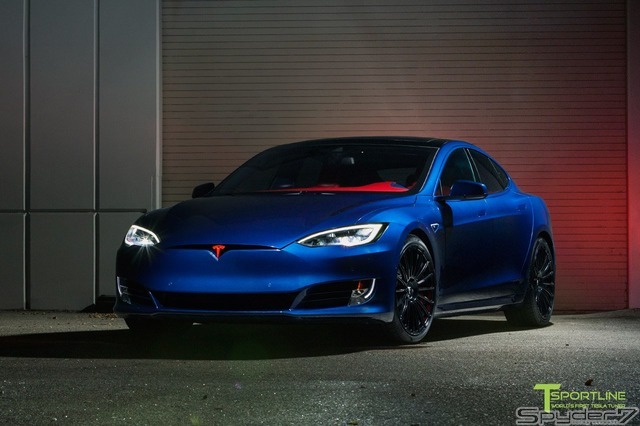 テスラ　Deep Blue Metallic Tesla Model S P100D