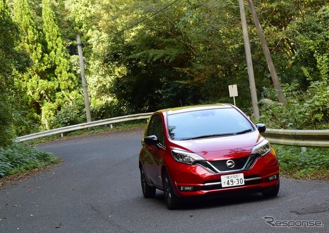 新興国向けの低コストプラットフォームが使用されているが、山岳路での粘りは意外に良かった。