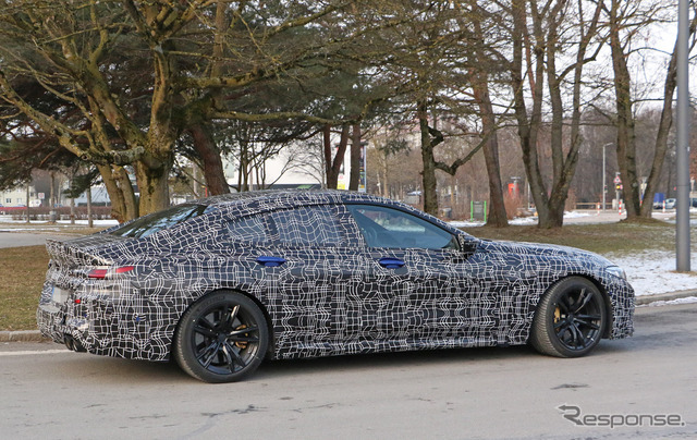 BMW M8 グランクーペ スクープ写真