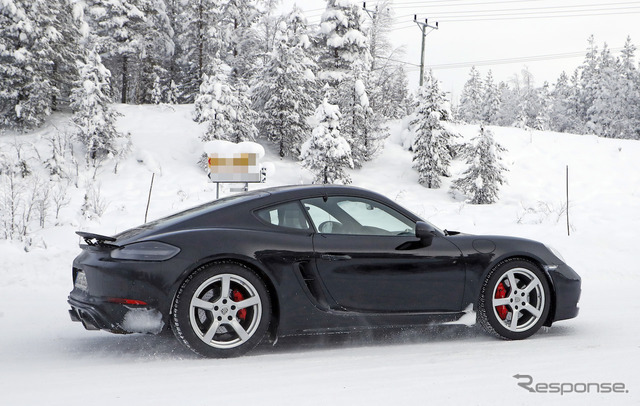 ポルシェ 718ケイマン GT4ツーリングパッケージ スクープ写真