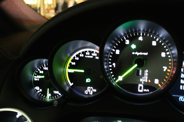 カイエンS E-ハイブリッドで「Driving Experience」を体験（THE SOUND OF PORSCHE）