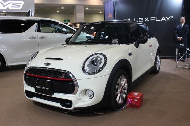 PLUG & PLAY、ビーウィズの新製品搭載デモカー、「MINI Cooper S」。