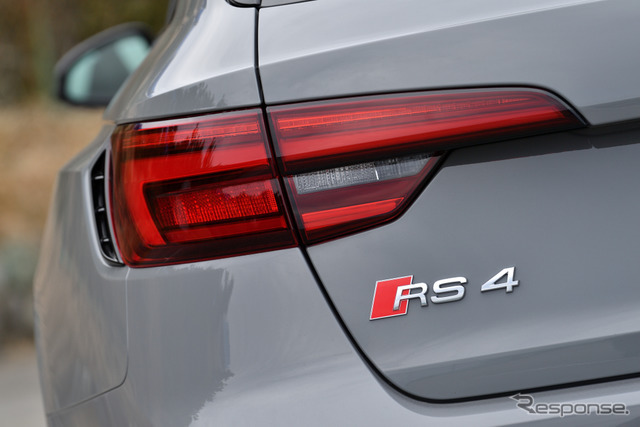 アウディ RS4アバント 新型