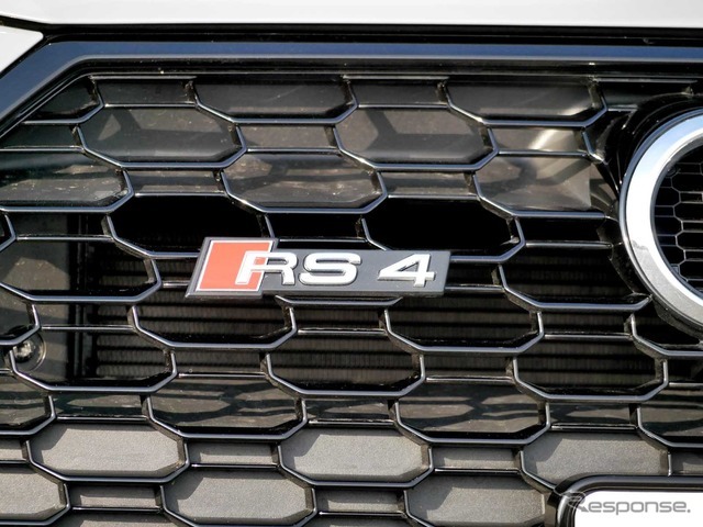 アウディ RS4アバント 新型