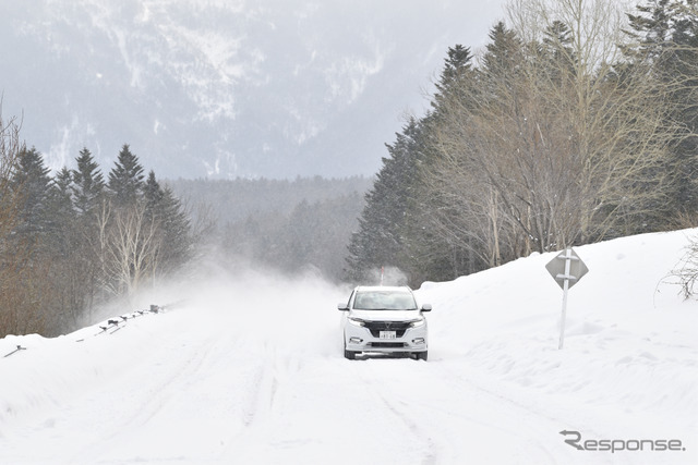 【ホンダ ヴェゼル Modulo仕様 雪上試乗】“雪道”前提ではなく、普通に運転できてしまう…佐藤久実