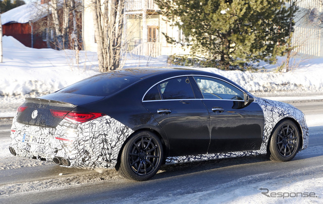 メルセデス AMG CLA45 スクープ写真