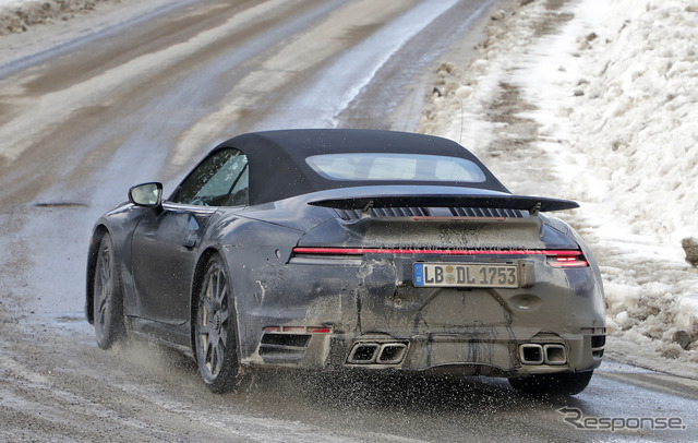 ポルシェ 911ターボ カブリオレ 新型（スクープ写真）