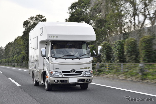 横風やわだちで車体が揺れてもブリッド「STREAMSシリーズ」では姿勢が安定する