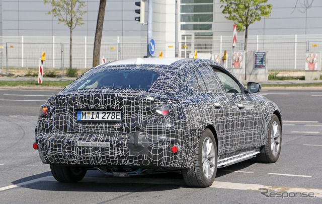 BMW i4 プロトタイプ（スクープ写真）