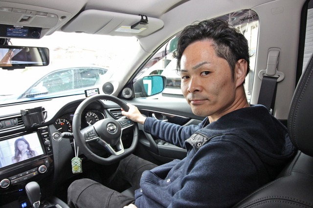 音質に徹底してこだわった車作りを実践するオーナーの竹内さん。純正機能を損なうことないシンプルなデザインを目指した。