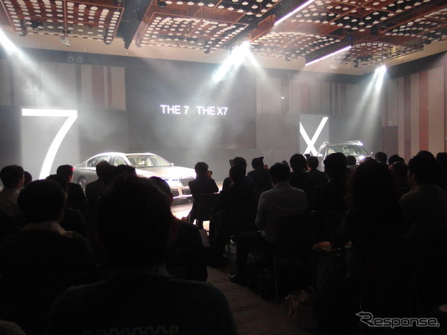 X7の日本発表会は新型7シリーズと同時。
