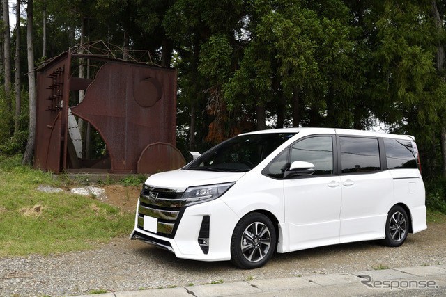 気になるアートを発見したので路肩に駐車