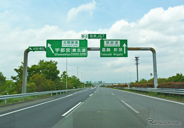 関越自動車道をクルーズ中。こういう道路を飛ばさずのんびり走るのにはとても向いたクルマだった。