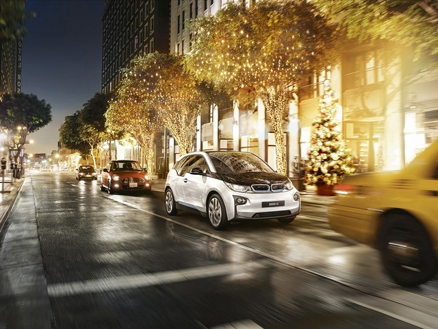 BMW i メガシティ ステュディオ サステイナブル クリスマス