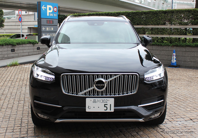 ボルボ XC90 D5 AWD INSCRIPTION