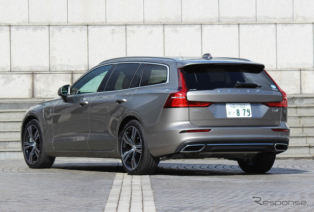 ボルボ V60 T6ツインエンジン（T6 TWIN ENGINE AWD INSCRIPTION）