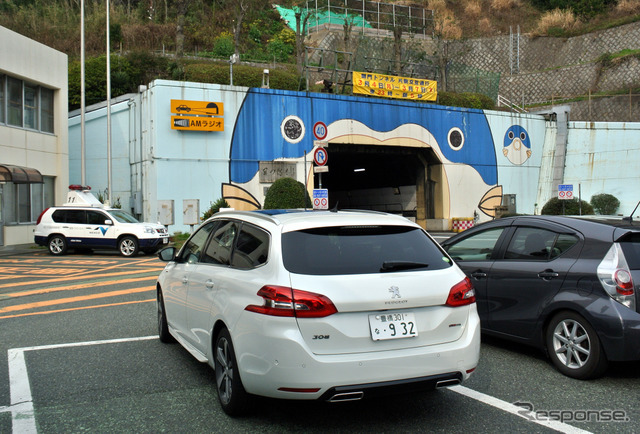 プジョー308SW HDi GT-Line。福岡・関門トンネルの門司側入口にて。