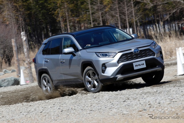 トヨタ RAV4 ハイブリッド 新型