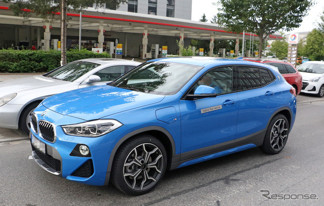 BMW X2 xDrive25e 市販型プロトタイプ　スクープ写真