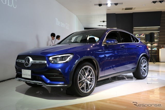 メルセデスベンツ GLCクーペ 改良新型（GLC 300 4MATIC Coupe ブリリアントブルー）