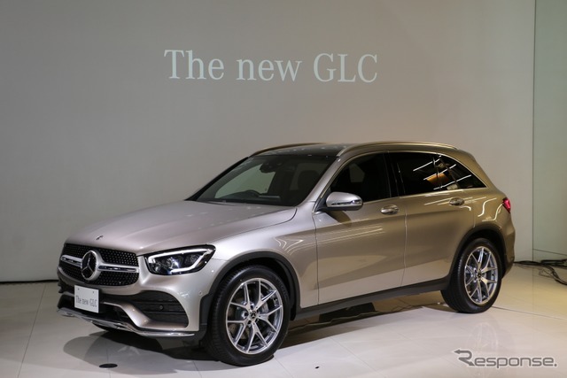 メルセデスベンツ GLC 改良新型（GLC 300 4MATIC モハーベシルバー）