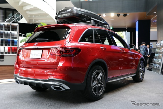 メルセデスベンツ GLC 改良新型（GLC 220d 4MATIC ヒヤシンスレッド）