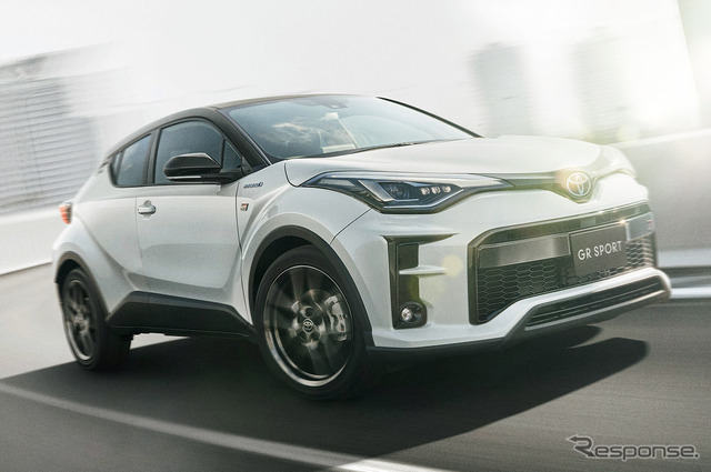 トヨタ C-HR S GRスポーツ（ブラック×ホワイトパールクリスタルシャイン）