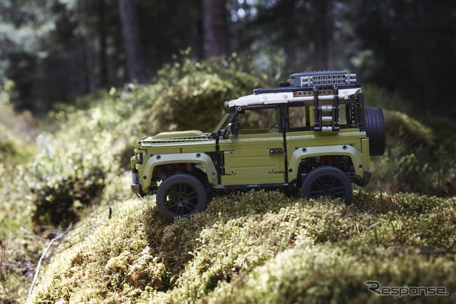 LEGO Technic Land RoverDefender