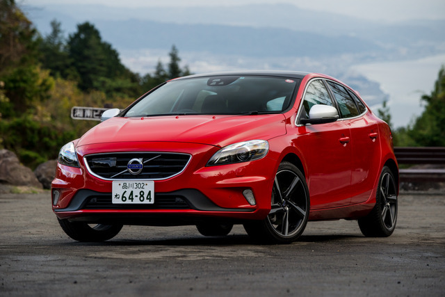 ボルボ V40 D4 Rデザイン