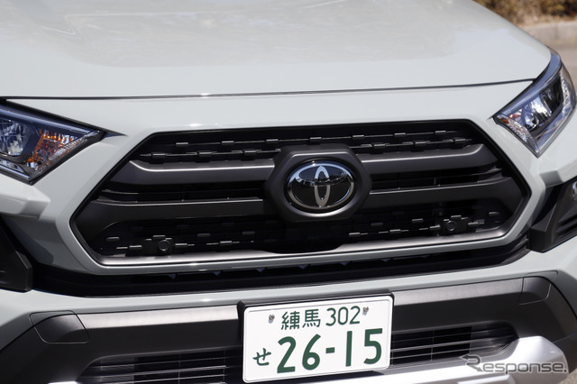 トヨタRAV4 Adventure