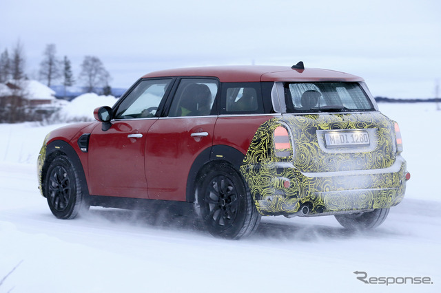 MINI クロスオーバー 改良新型プロトタイプ　スクープ写真