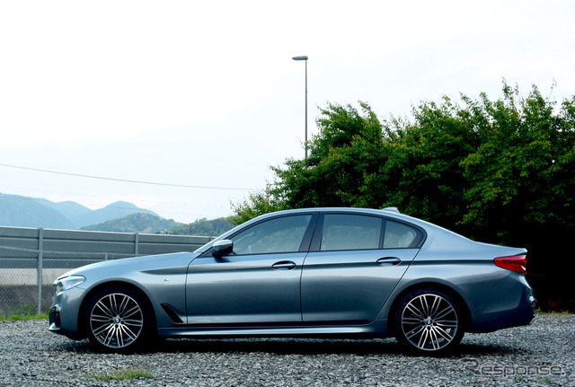 BMW 523d M Sportのサイドビュー。