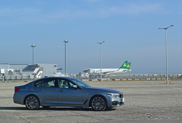 BMW 523d M Sport。大阪・関西国際空港にて。