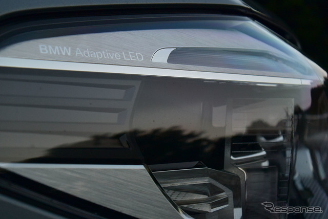 BMW 523d M Sportのヘッドランプ。可変配光型のアクティブハイビームだ。