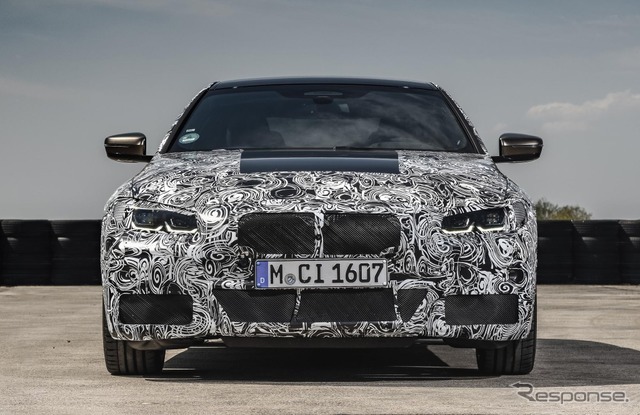 BMW 4シリーズ・クーペ 次期型のプロトタイプ