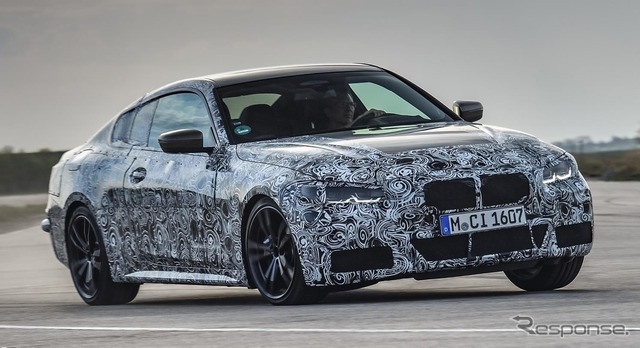 BMW 4シリーズ・クーペ 次期型のプロトタイプ