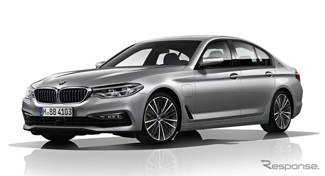 現行BMW 5シリーズ・セダンのPHV、530eセダン（参考画像）