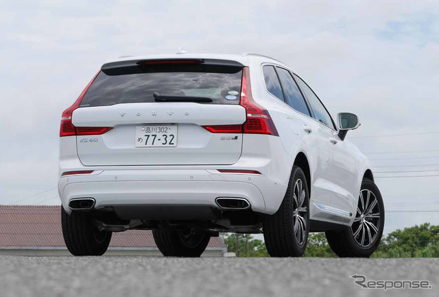 ボルボ XC60 B5 インスクリプション