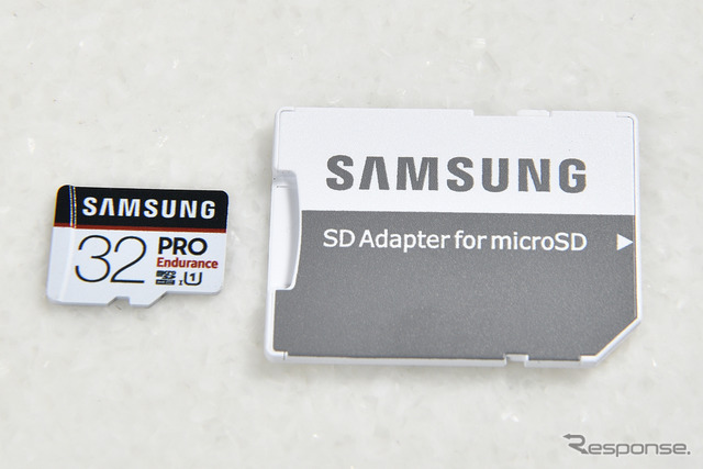 高耐久32GBのマイクロSDカードが付属