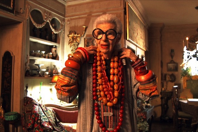 『アイリス・アプフェル！９４歳のニューヨーカー』　（C）IRIS APFEL FILM, LLC.