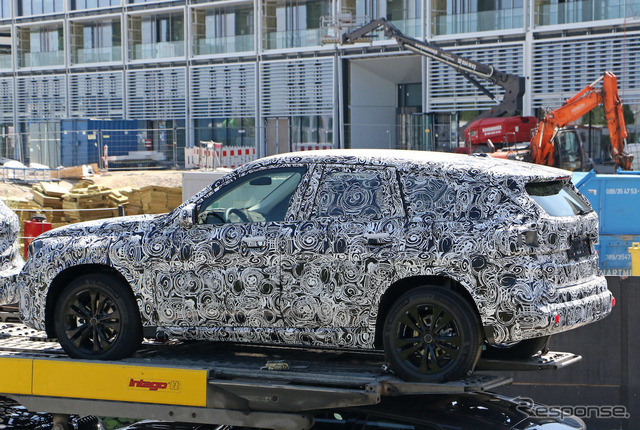 BMW X1 次期型プロトタイプ（スクープ写真）