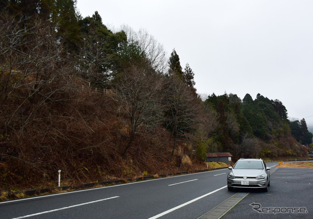 山口西部で幹線道から外れ、山間部のルートを走った。