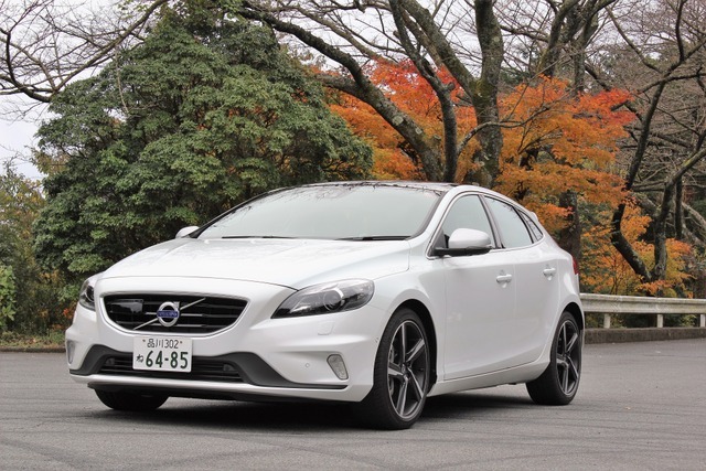 ボルボ V40 D4 Rデザイン