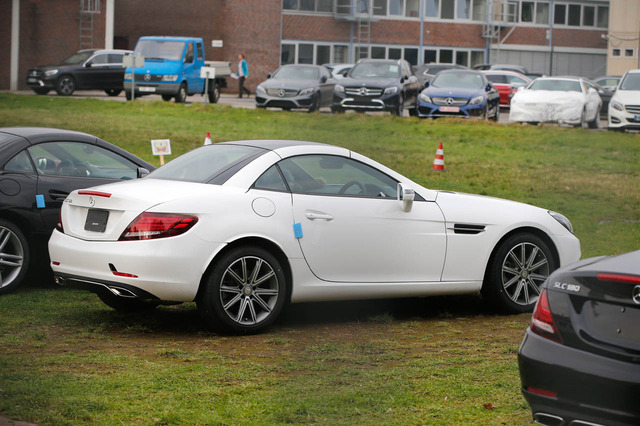 メルセデスベンツ SLC スクープ写真