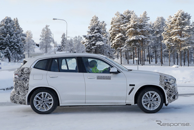 BMW iX3 改良新型プロトタイプ（スクープ写真）