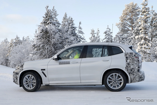 BMW iX3 改良新型プロトタイプ（スクープ写真）