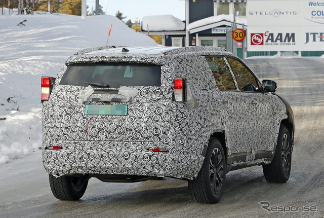 ジープの次世代コンパクトSUV プロトタイプ（スクープ写真）