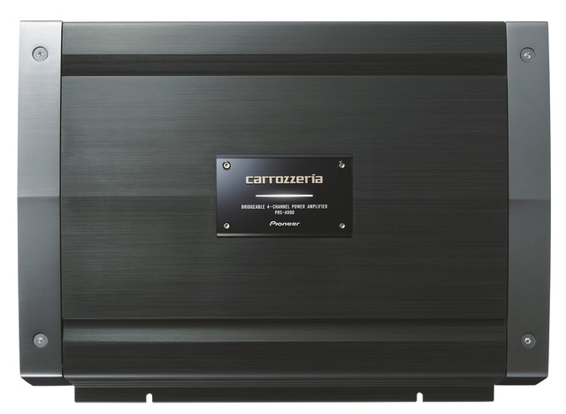 外部パワーアンプの一例（カロッツェリア・PRS-A900）。
